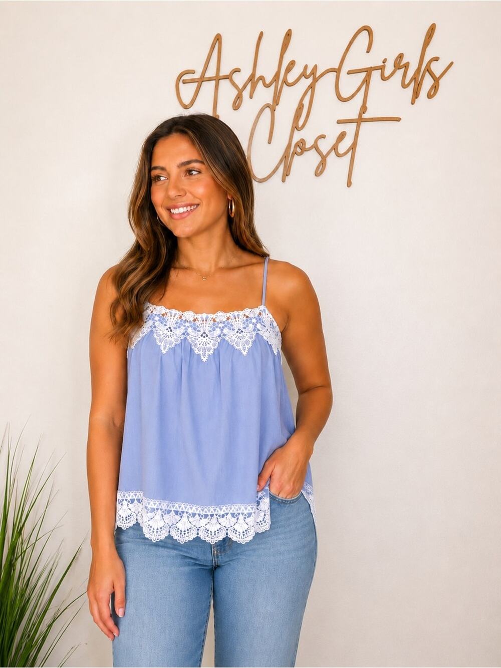 EXPRESS Light Blue Lace Trim Cami Tank Top Size Large
